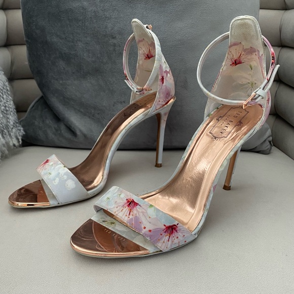 Ted Baker Charv oriental blossom heels - Picture 2 of 8